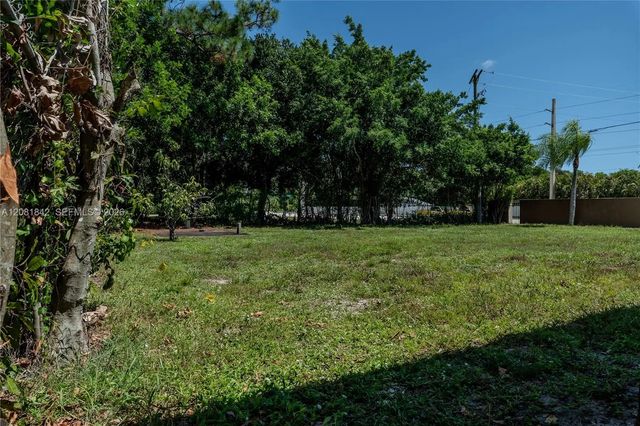 5 of 53 - 4513 Blue Pine Circle, Lake Worth, FL