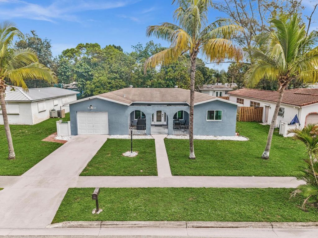 5260 Sw 6th Place, Margate