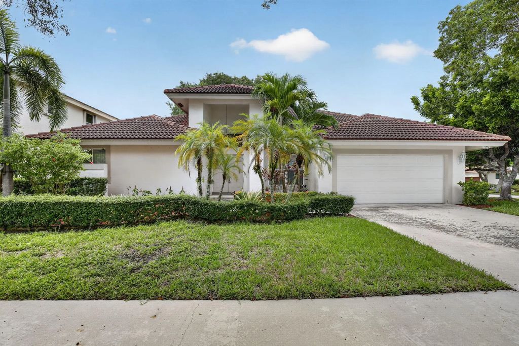 924 Spoonbill Circle, Weston