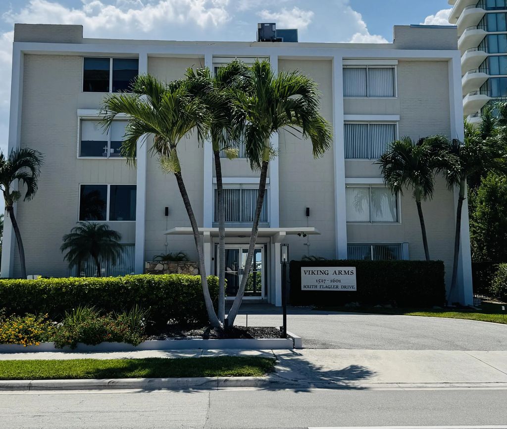 1527 S Flagler Drive #112f, West Palm Beach