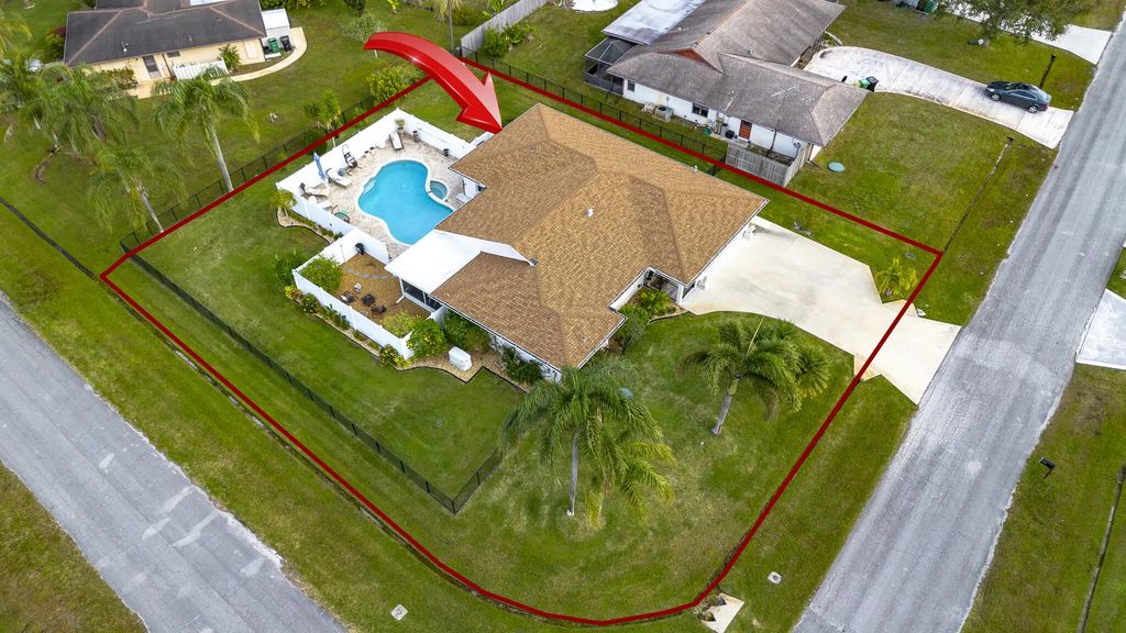 601 Se Karrigan Terrace, Port St. Lucie