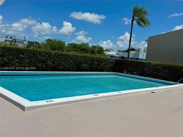 4 of 40 - 8941 Ne 4th Ave Road #8941, Miami Shores, FL
