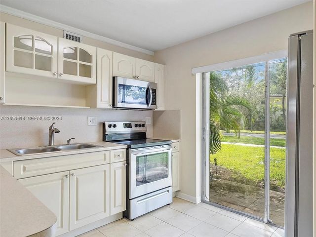 5 of 40 - 8941 Ne 4th Ave Road #8941, Miami Shores, FL