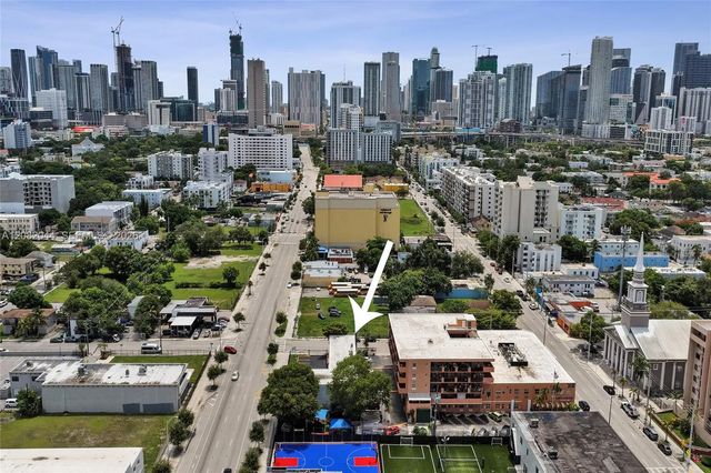 4 of 23 - 900 Flagler Street, Miami, FL