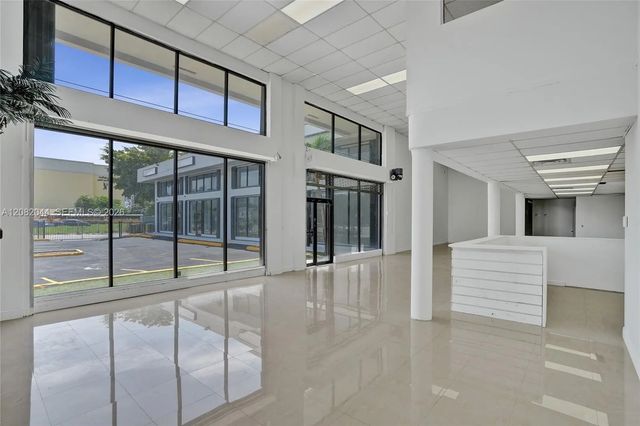 5 of 23 - 900 Flagler Street, Miami, FL