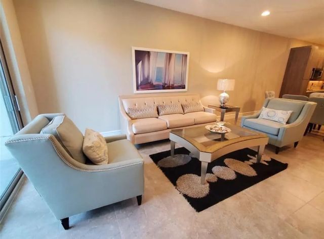 5 of 29 - 4511 El Mar Drive #202, Lauderdale-By-The-Sea, FL
