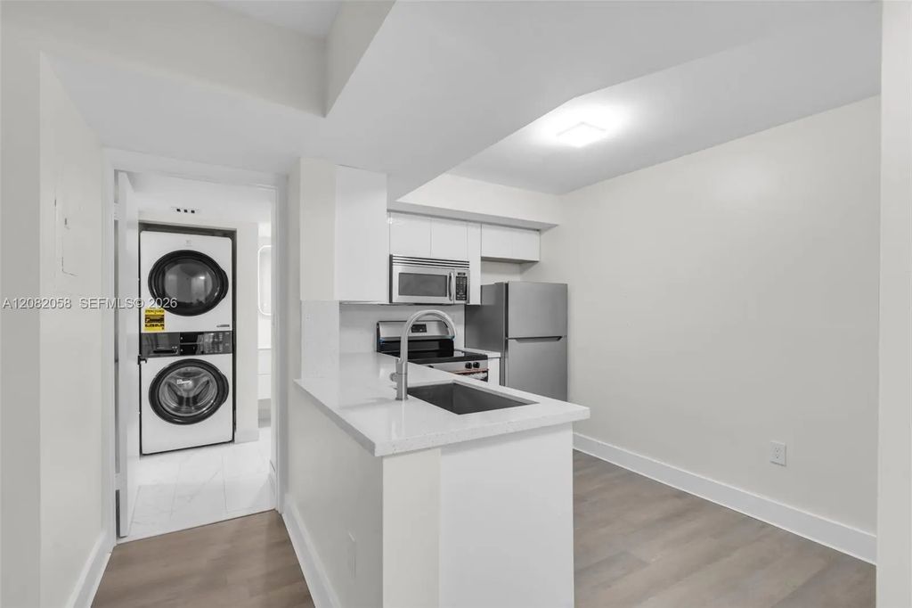 15495 Miami Lakeway N #101, Miami Lakes