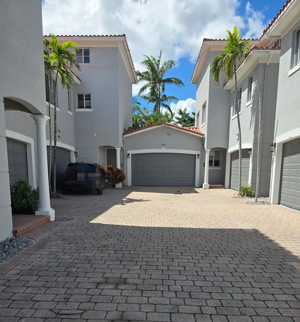 635 Ne 11th Avenue, Fort Lauderdale