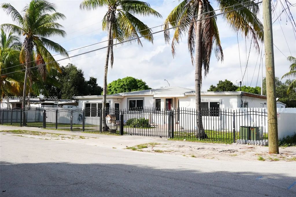 2955 Nw 102nd Street, Miami