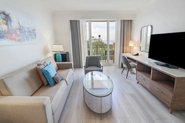 5 of 30 - 601 N Fort Lauderdale Beach Boulevard #910, Fort Lauderdale, FL