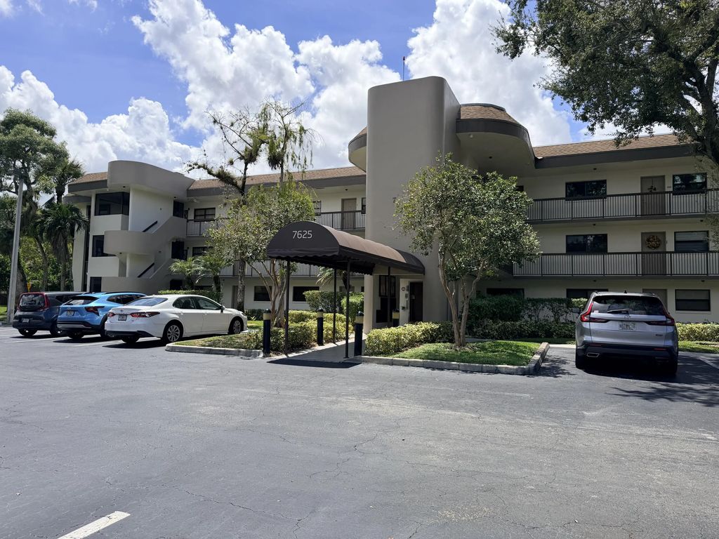 7625 Nw 79th Avenue #unit 107, Tamarac