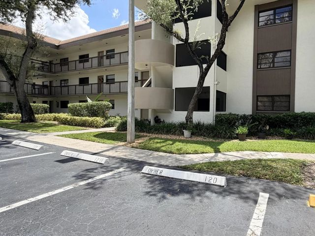 2 of 32 - 7625 Nw 79th Avenue #unit 107, Tamarac, FL