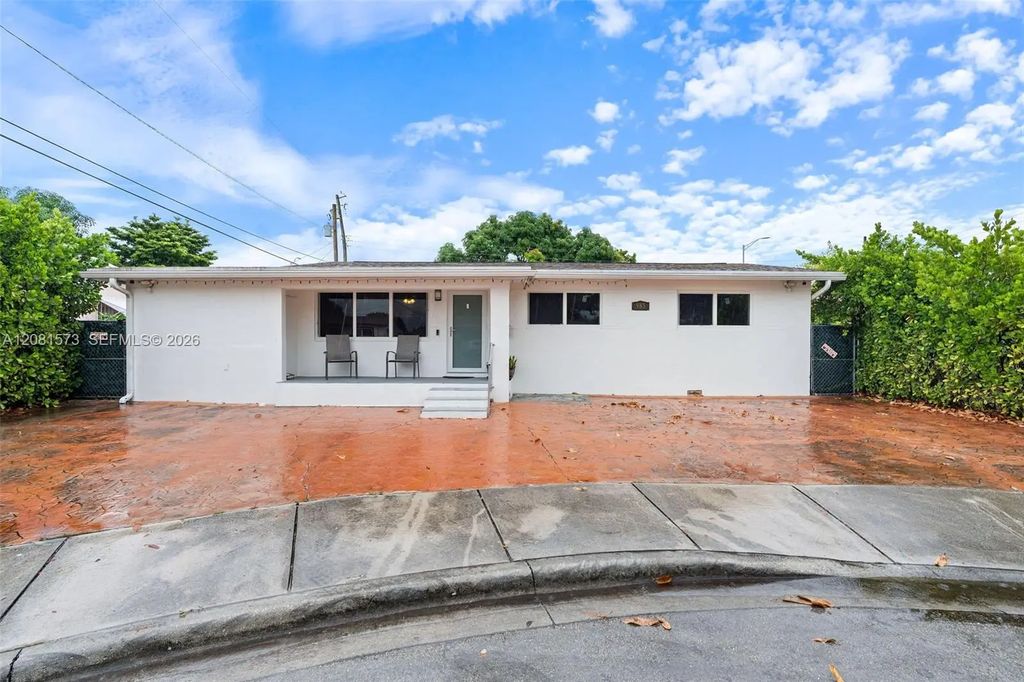 985 Se 2nd Place, Hialeah