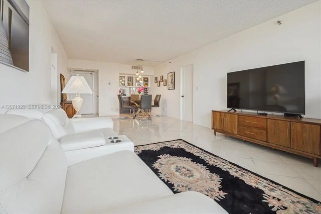 3 of 35 - 20355 Ne 34th Court #724, Aventura, FL