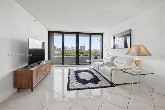 4 of 35 - 20355 Ne 34th Court #724, Aventura, FL