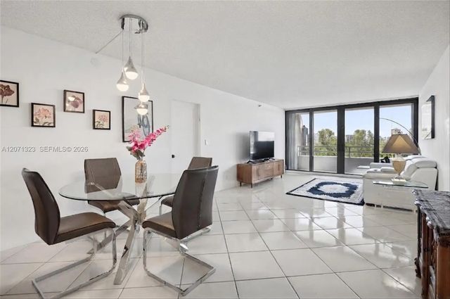 5 of 35 - 20355 Ne 34th Court #724, Aventura, FL