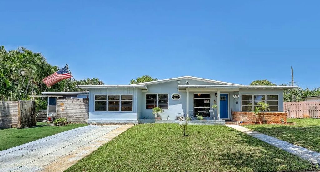 937 W Duval Street, Lantana