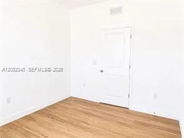 5 of 10 - 23/25 W 12th Street, , FL