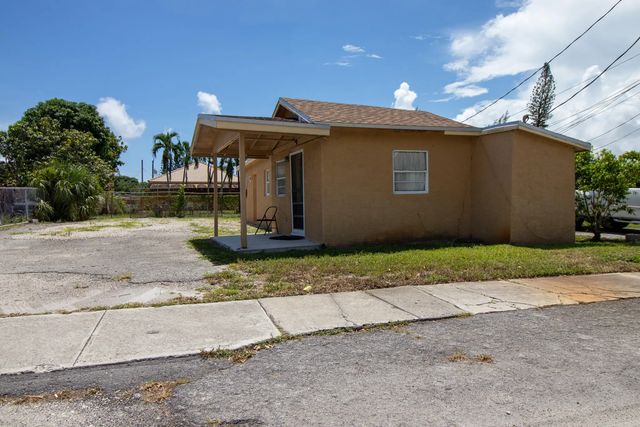 2 of 4 - 242 Sw 7th Court, Deerfield Beach, FL