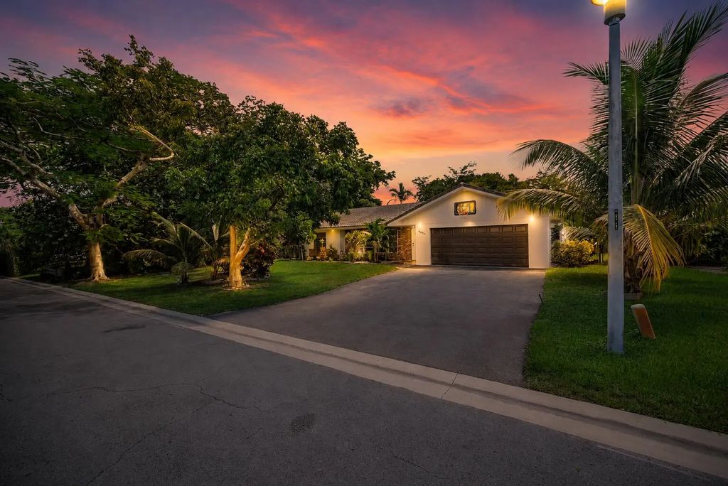 4203 Nw 75th Avenue, Coral Springs