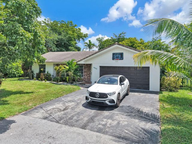 3 of 42 - 4203 Nw 75th Avenue, Coral Springs, FL