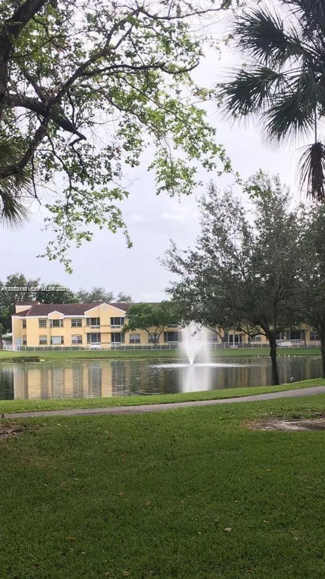 8592 W Sunrise Boulevard #111, Plantation