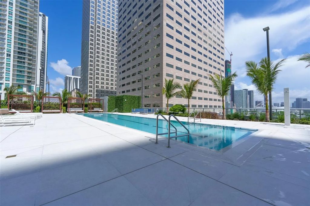 325 S Biscayne Boulevard #415, Miami