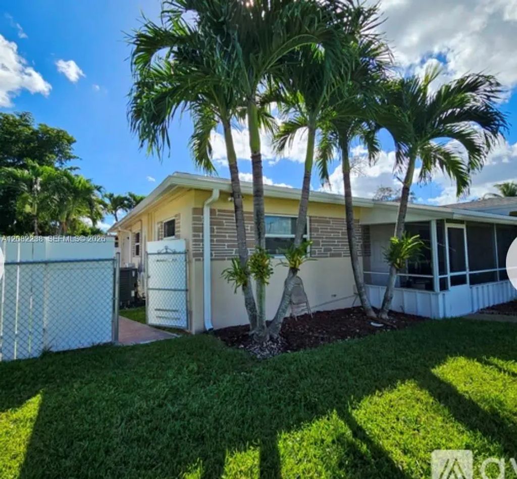 6800 Sw 9th Street #b, Pembroke Pines