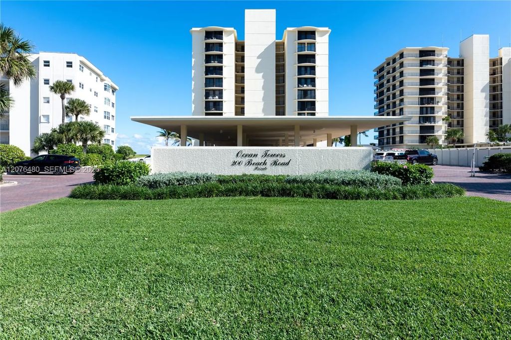 200 Beach Road #701, Tequesta