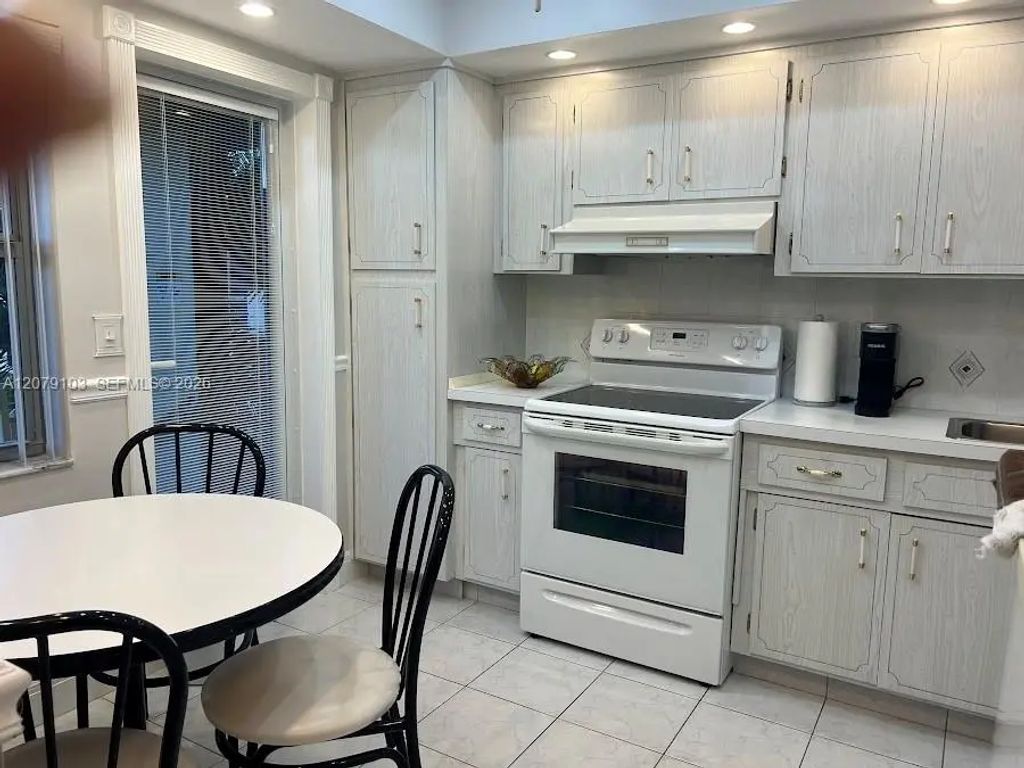 1350 Atlantic Shores Boulevard #322, Hallandale Beach