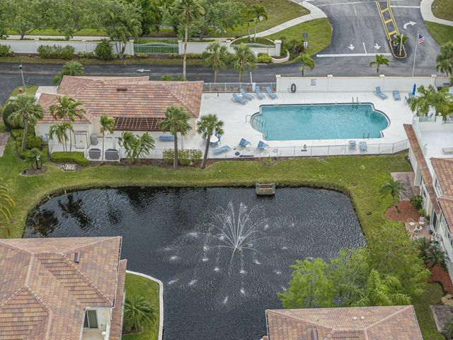 2 of 40 - 536 7th Square #103, Vero Beach, FL