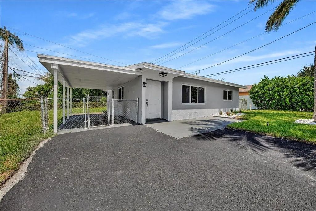 11 Ne 28th Court, Boynton Beach