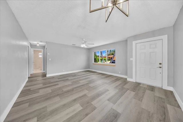 5 of 30 - 11 Ne 28th Court, Boynton Beach, FL