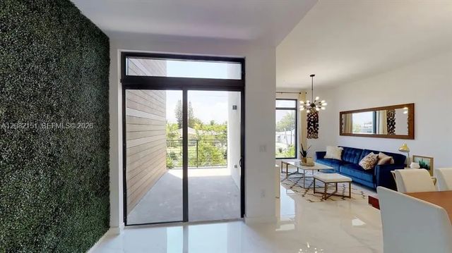 2 of 18 - 1501 N 17th Avenue, Hollywood, FL