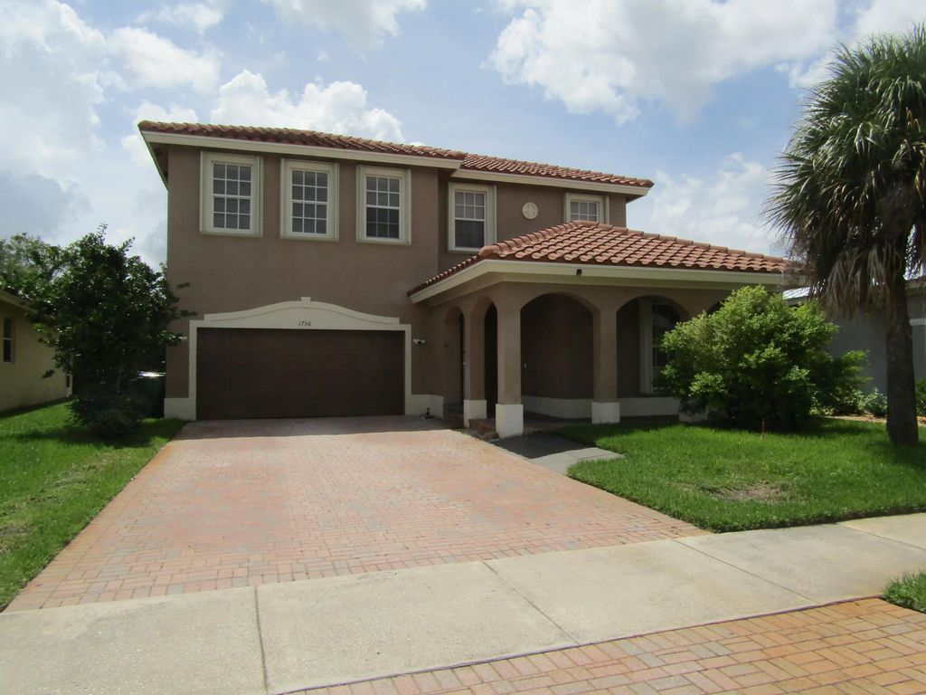 1756 Sw Jamesport Drive, Port St. Lucie