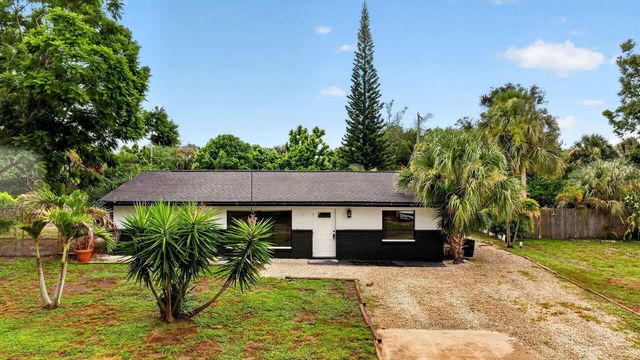 820 E 13th Street, Stuart