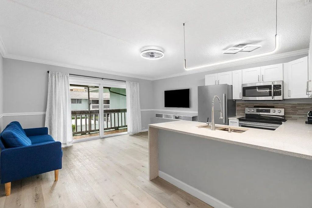 322 N Federal Highway #223, Deerfield Beach