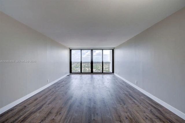 5 of 36 - 2401 S Ocean Drive #1906, Hollywood, FL
