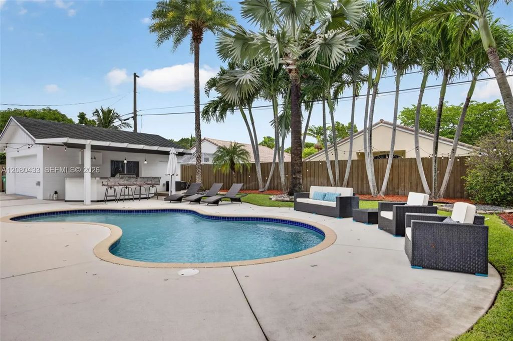 18211 Sw 95th Court, Palmetto Bay