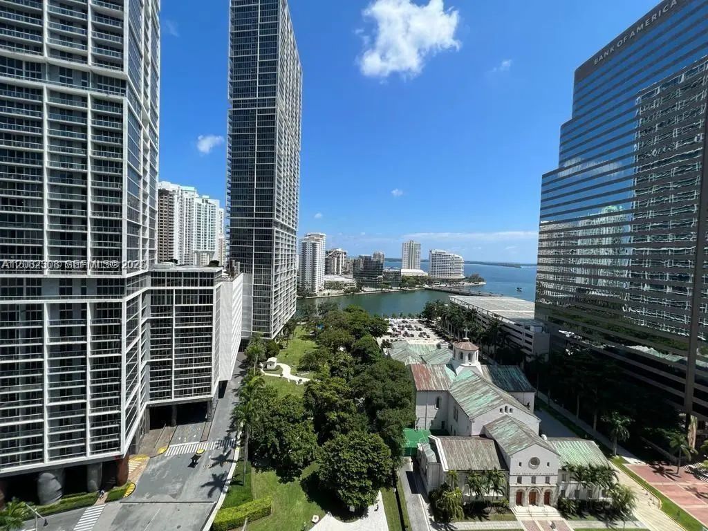 500 Brickell Avenue #2100, Miami