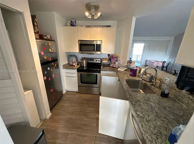 2 of 4 - 3405 Nw 44th Street #204, Oakland Park, FL