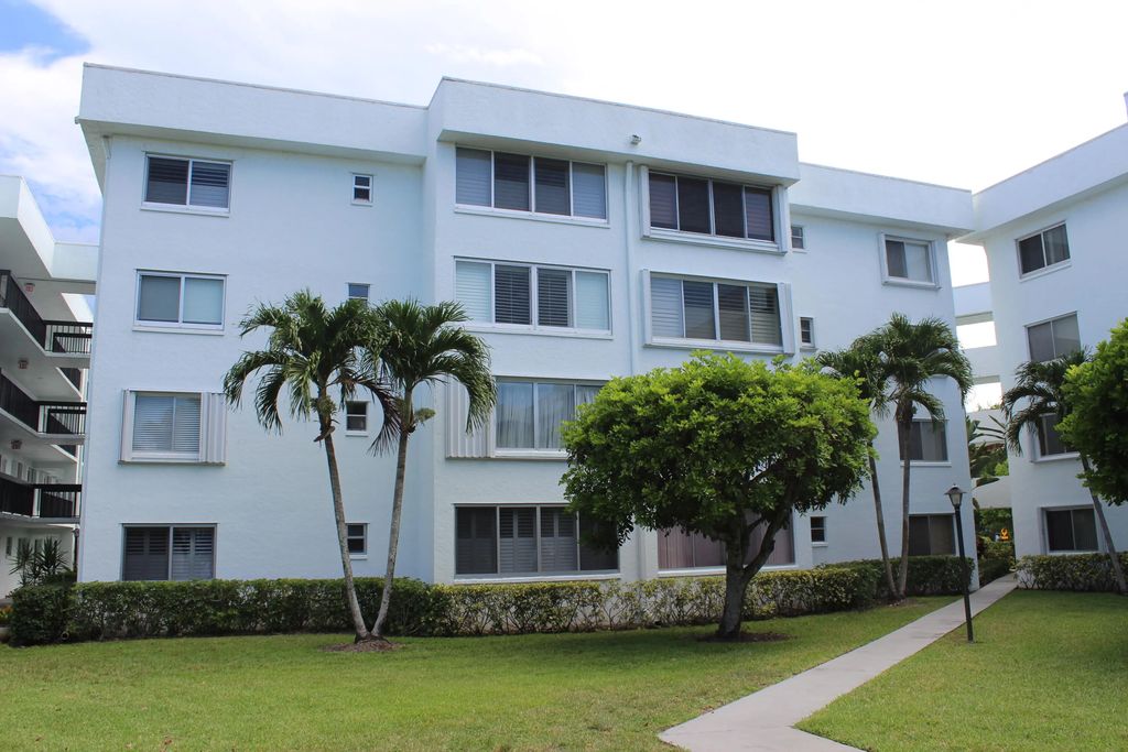 6698 10th Avenue N #218, Lake Worth