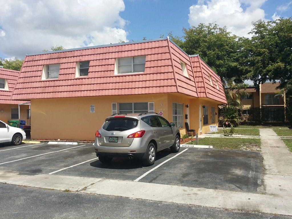 5333 Nw 27th Street #b3, Lauderhill