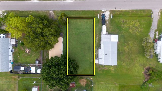 1222 E Chobee Street, Okeechobee