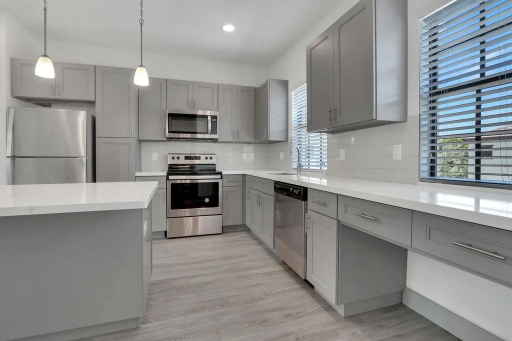 540 Ne 14th Court #102, Fort Lauderdale