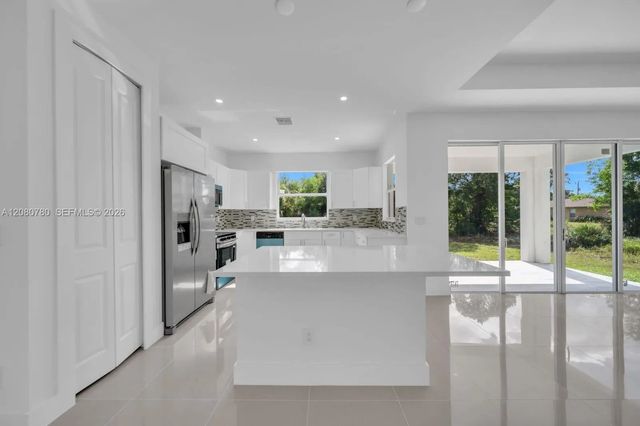 5 of 32 - 523 Harry Thayer Avenue S, Lehigh Acres, FL