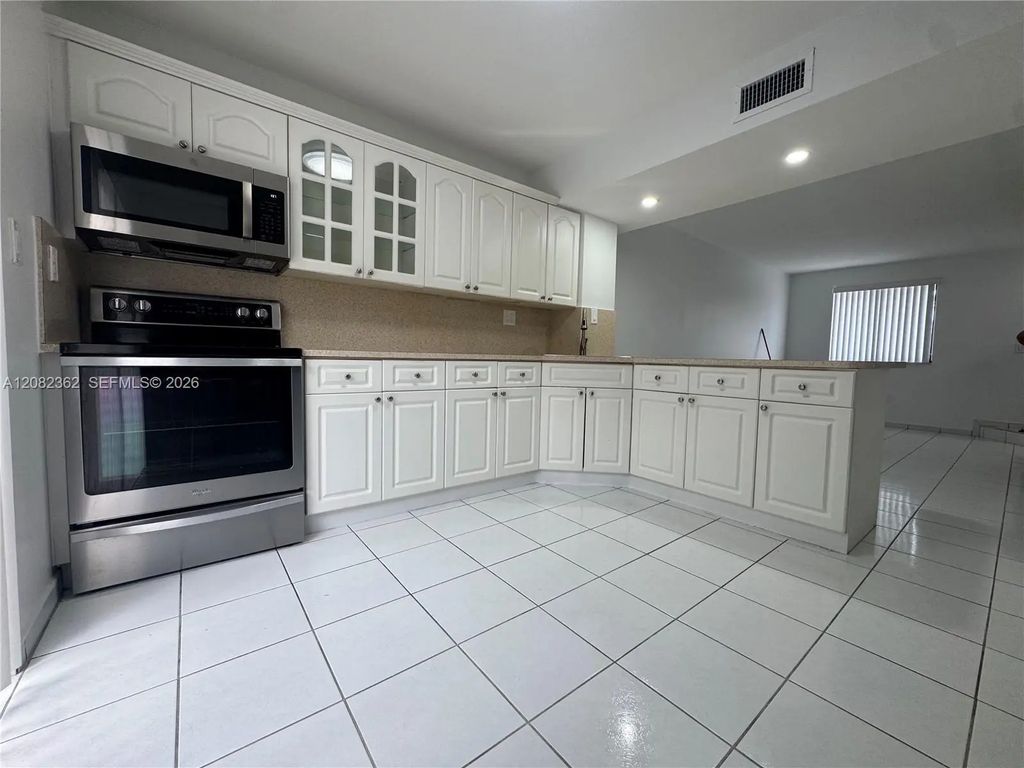 1907 Sw 107th Avenue #807, Miami