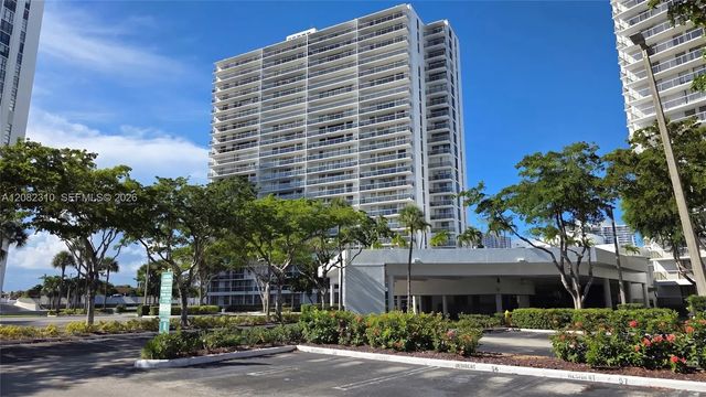 2 of 15 - 3701 N Country Club Drive #701, Aventura, FL
