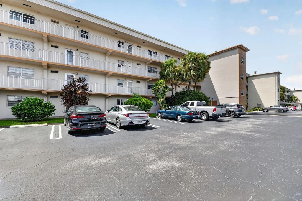 230 Ne 26th Avenue #412, Boynton Beach
