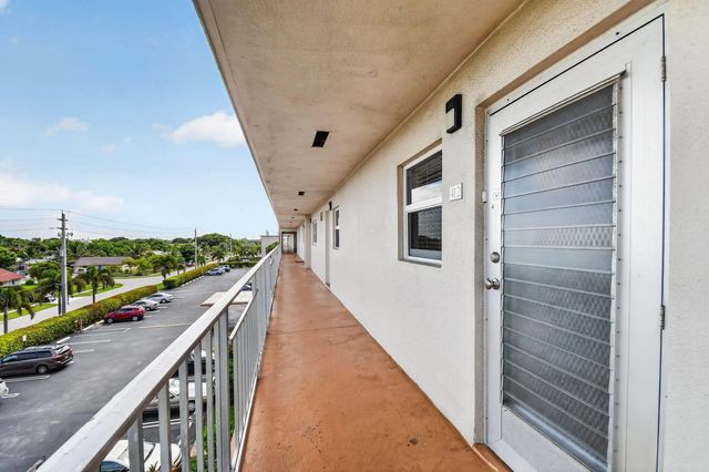 5 of 49 - 230 Ne 26th Avenue #412, Boynton Beach, FL